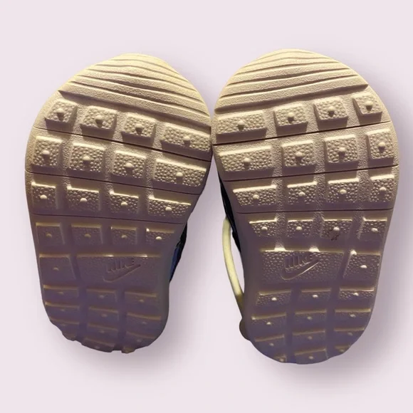 Baby Nike Roshe One Boots - Picture 5 of 6